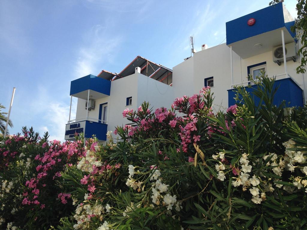 Parla Apart Hotel Çeşme Esterno foto
