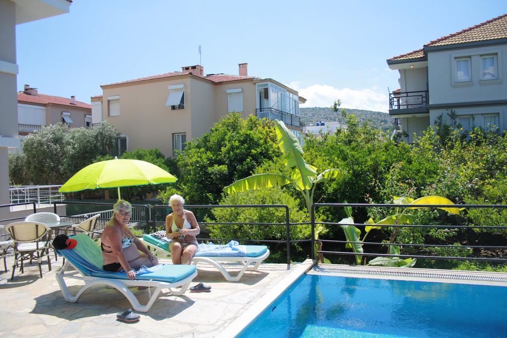 Parla Apart Hotel Çeşme Esterno foto