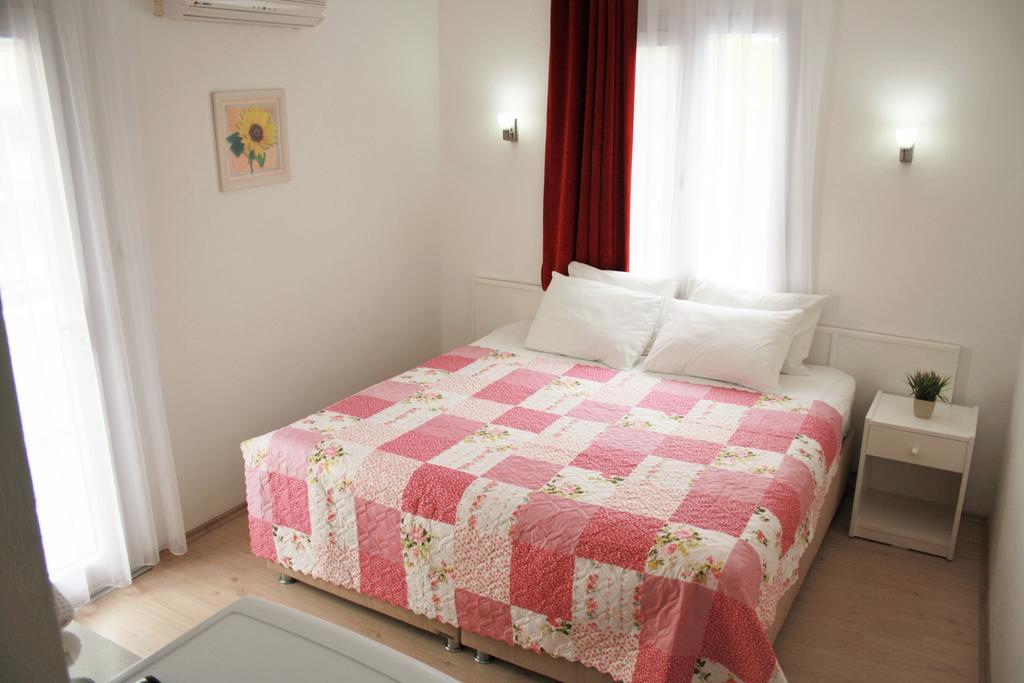Parla Apart Hotel Çeşme Esterno foto