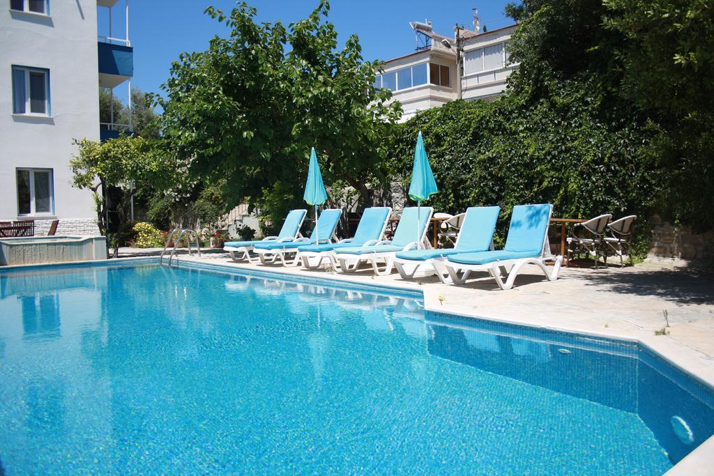 Parla Apart Hotel Çeşme Esterno foto