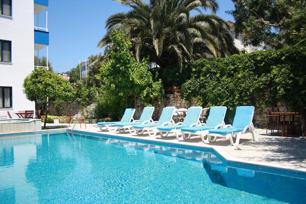 Parla Apart Hotel Çeşme Esterno foto