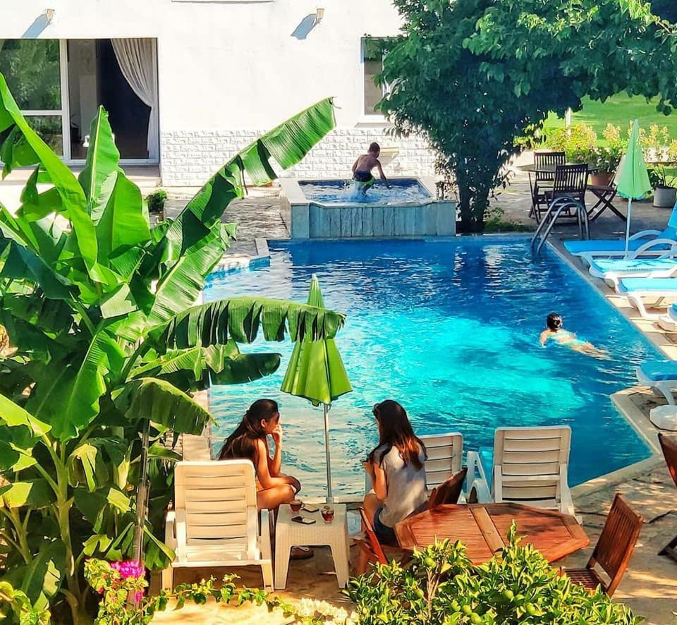 Parla Apart Hotel Çeşme Esterno foto