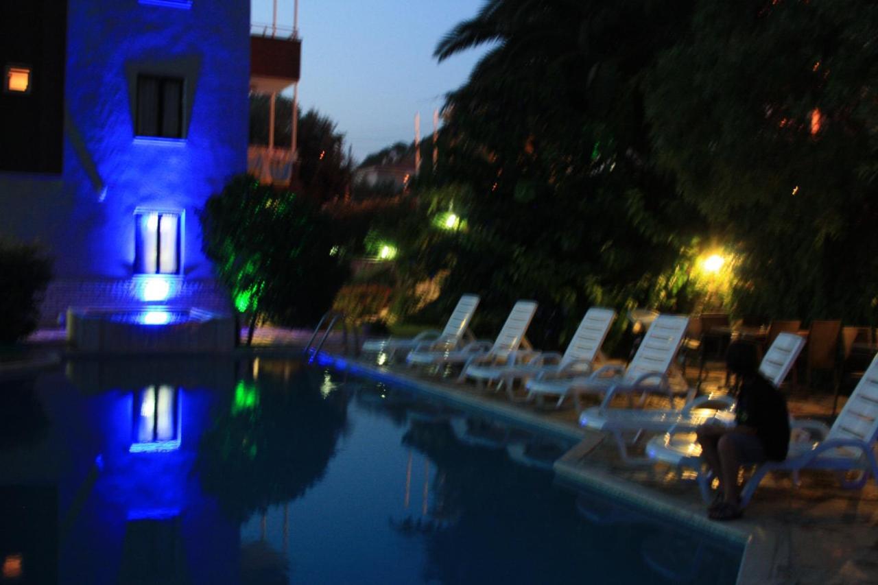 Parla Apart Hotel Çeşme Esterno foto